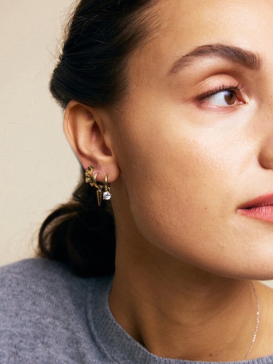 Produktbild Edblad Ohrringe PEAK HOOPS ICON ONE HEART