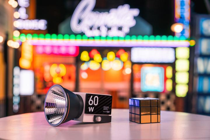 Actual product image Zhiyun Molus G60 Combo Black (Video light)