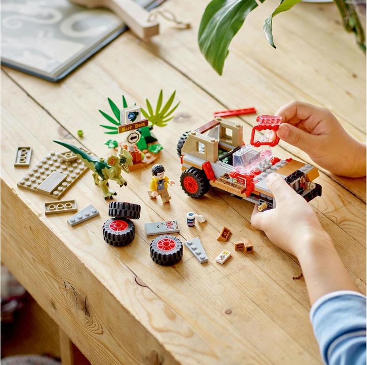 Actual product image LEGO Ambush of the Dilophosaurus (76958, LEGO Jurassic World)