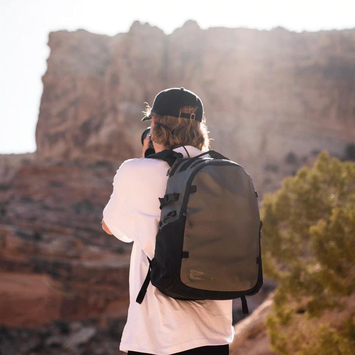 Actual product image Wandrd Stratus Photo 18 Wasatch Green (Photo backpack, 18 l)