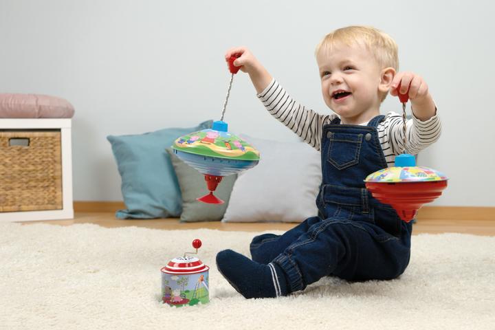 Image du produit Lena Toupie bourdonnante 19 cm Peppa Pig, boîte de présentation