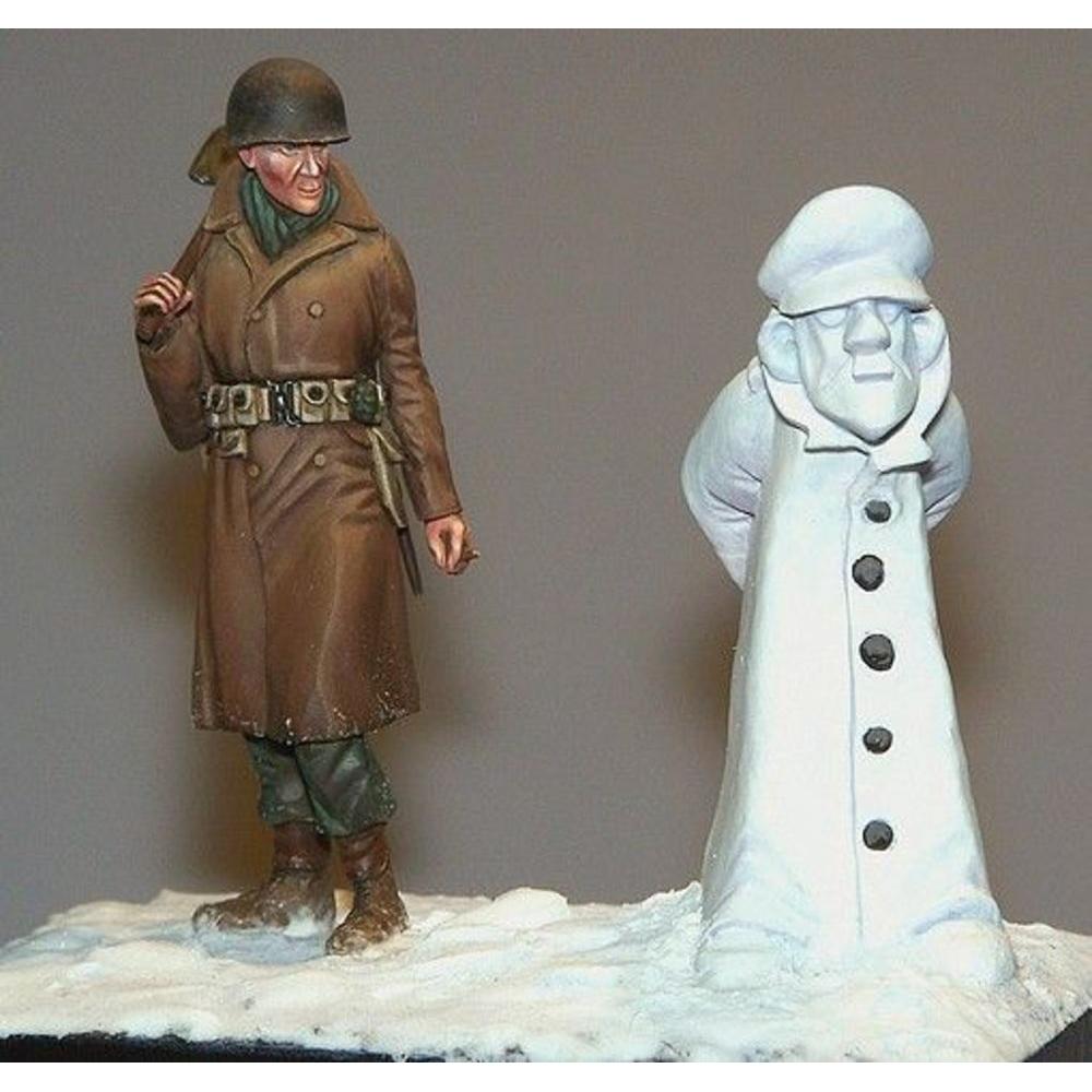 Plus Model Soldat mit Schneemann