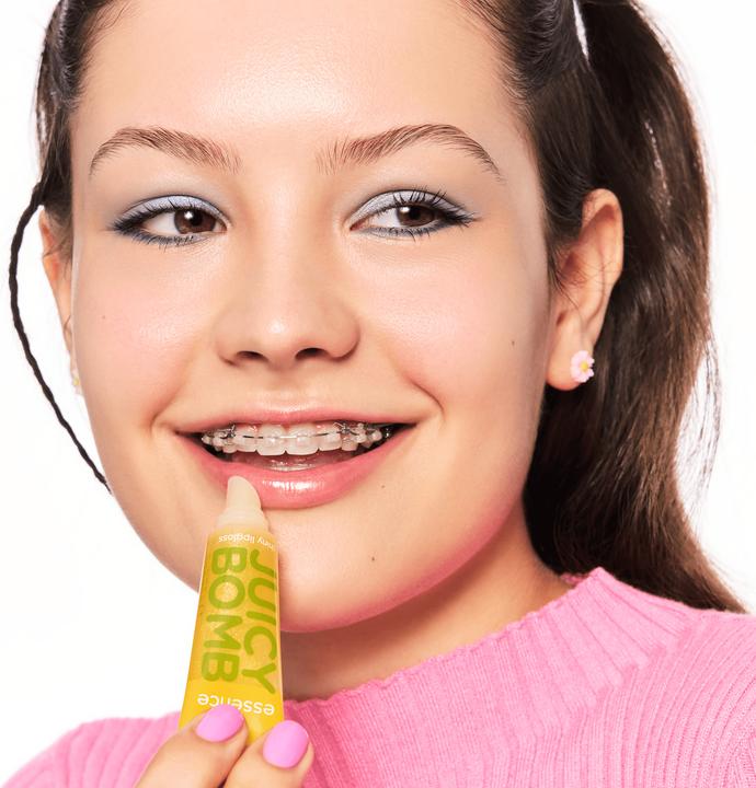 Actual product image essence JUICY BOMB shiny lipgloss (Meta Maroon)