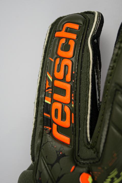 Actual product image Reusch Attract Gold X (7.5)