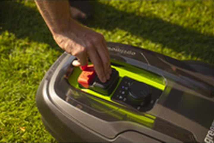 Actual product image Greenworks Robotic lawnmower OptiMow 4 (450 m²)
