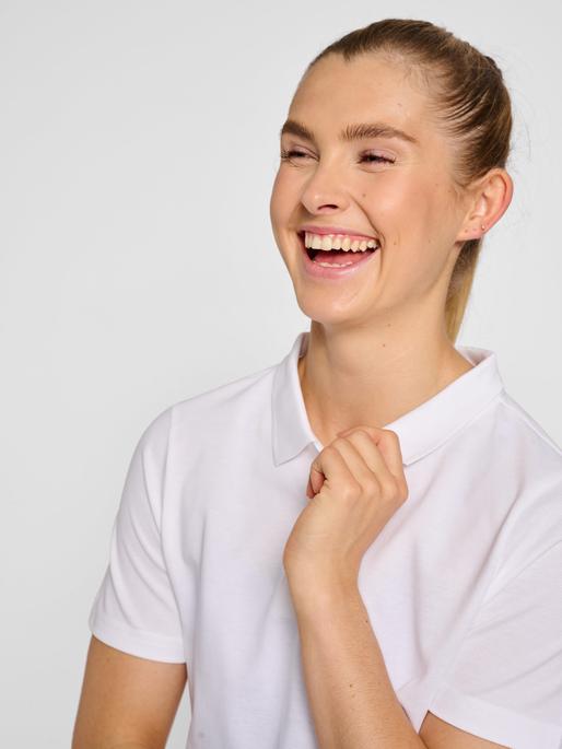 Actual product image hummel Red Classic Polo Woman (XL)