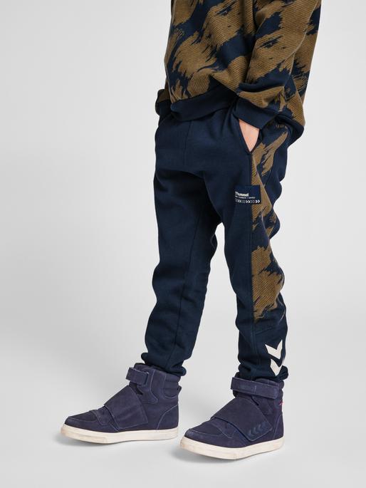 Actual product image hummel Zion Pants (152)