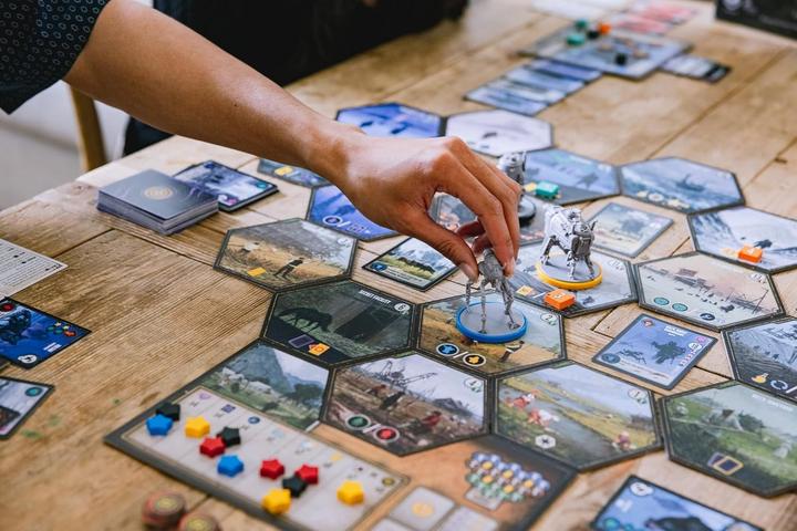 Produktbild Stonemaier Games Expeditions (Englisch, 1 - 5 Spieler)