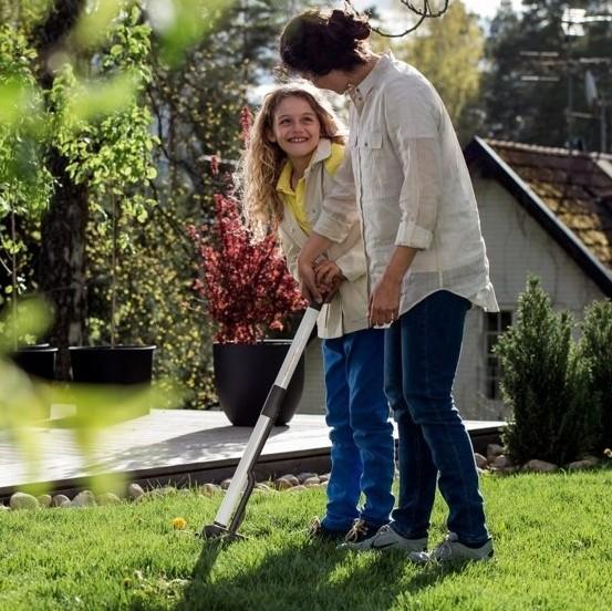 Actual product image Fiskars Weeding knife 1020127