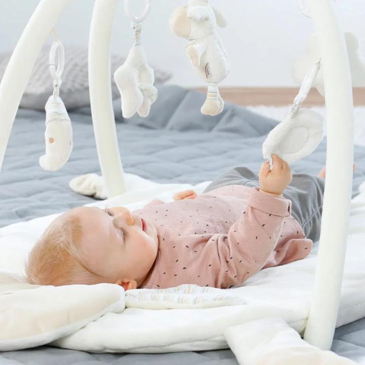 Actual product image Fehn Play bows & play blankets 3D activity blanket sheep - Baby Love + FREE onesie