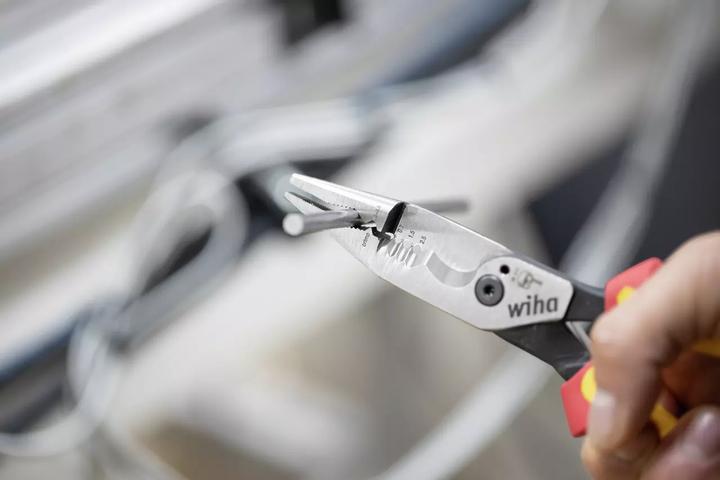 Produktbild Wiha Multifunktionszange Elektriker 8in1 (209 mm)