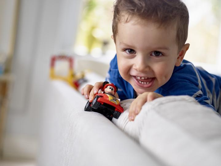 Produktbild LEGO Mickys Rennwagen (10843)