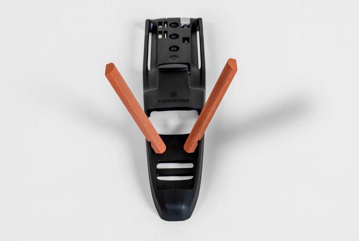 Actual product image Victorinox Venture Pro Kit (2 Functions)