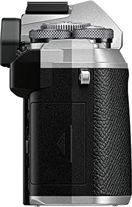 Actual product image Olympus OM SYSTEM OM-5 Housing (Silver) (20.40 Mpx)