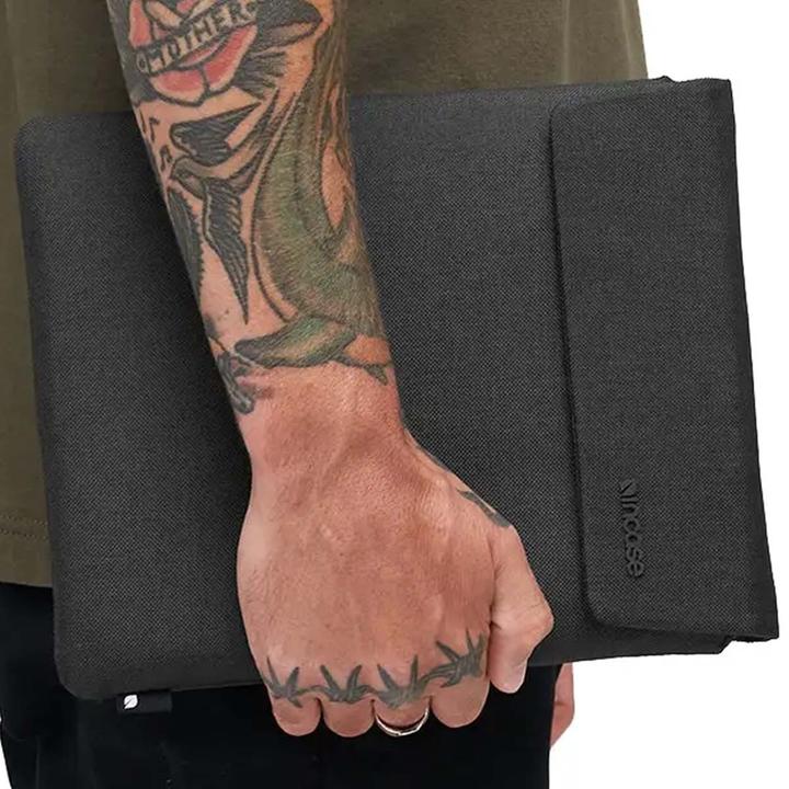 Produktbild Incase Crosstown Sleeve für 11-Zoll-Tablet - Schwarz (11", Universal)