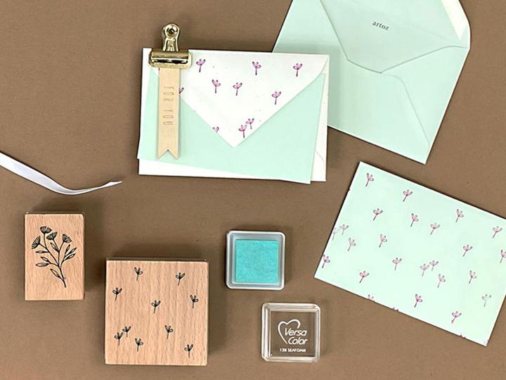 Image du produit Artoz Tampon fleurs allover Tampon en bois