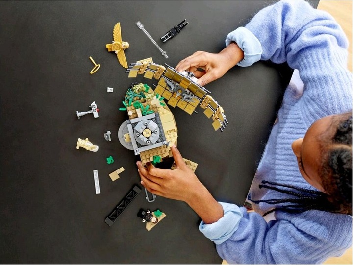 Actual product image LEGO Wonder Woman vs. Cheetah (76157, LEGO DC)