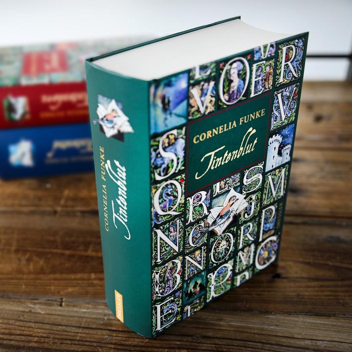 Actual product image Tintenblut (German, Funke Cornelia, 2005)