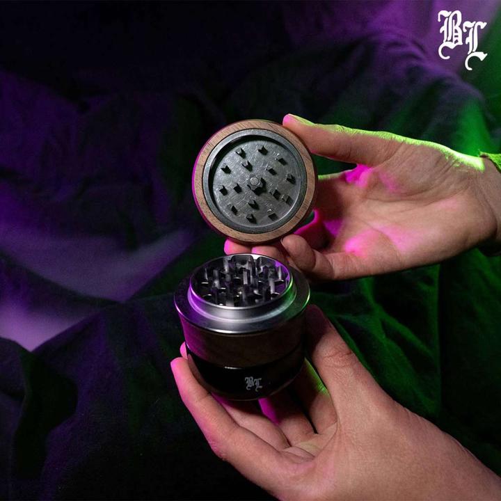 Actual product image Black Leaf Alu Grinder 4 Parts Wood and Violet Glass