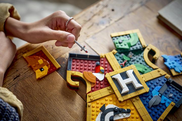 Produktbild LEGO Hogwarts-Hauswappen Harry Potter