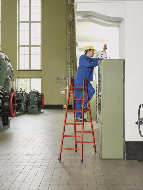 Actual product image Zarges Stepladder with rungs, solid plastic, accessible from both sides (Stepladder)