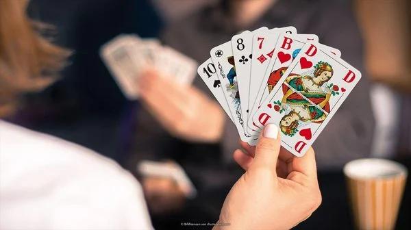 Produktbild ASS Altenburg Senioren Rommé im Kunstlederetui (Deutsch, 2 - 6 Spieler)