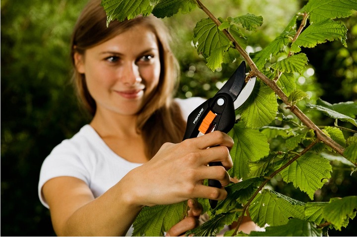 Produktbild Fiskars Gartenschere Bypass SingleStep