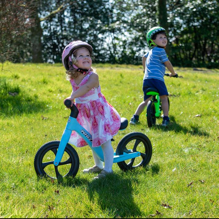 Produktbild TickiT WHIZZ - Leichtes Kinder-Laufrad - Leicht, Robust & höhenverstellbar (Blau)