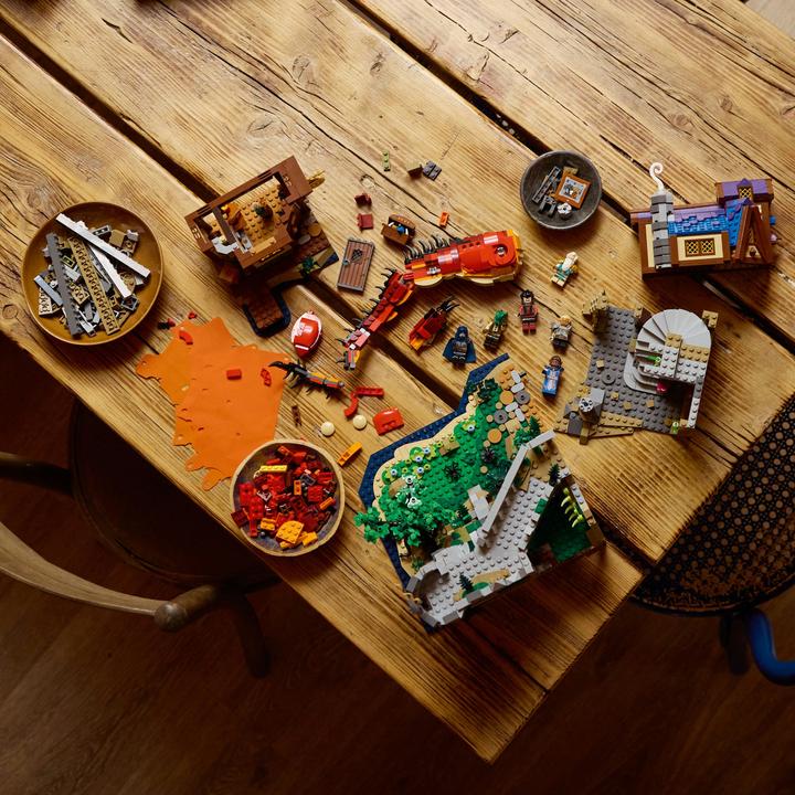 Actual product image LEGO 21348 Dungeons & Dragons: The Saga of the Red Dragon (21348, LEGO Ideas, LEGO Rare Sets)