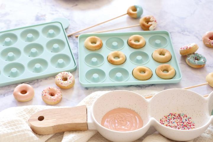 Actual product image ScrapCooking Silikon Backform für 12 Mini-Donuts