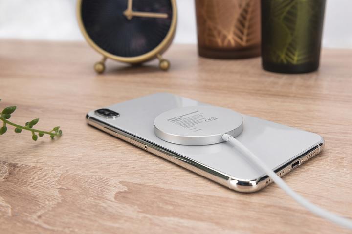 Actual product image Digitus Wireless Charging Pad (15 W)
