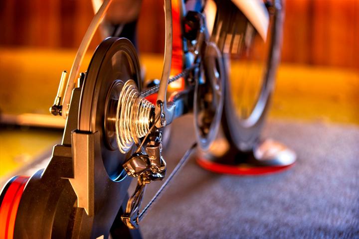 Image du produit JetBlack VOLT Entraîneur de vélo d'intérieur silencieux Smart