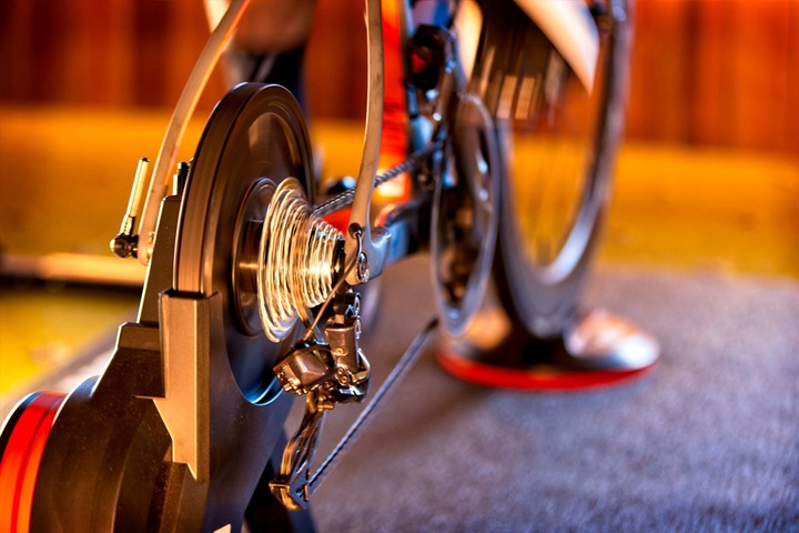 Produktbild JetBlack VOLT Leiser Smart Indoor Fahrrad Trainer