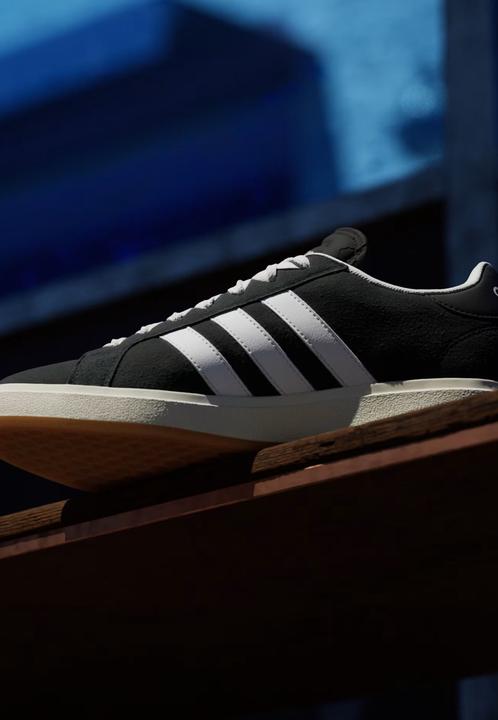 Image du produit Adidas Baskets GRAND COURT BASE 00s (44)
