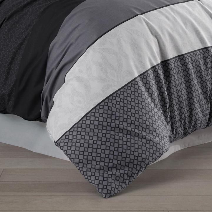 Actual product image Traumschlaf Pascal (Bedding set, 135x200 cm + 80x80 cm)