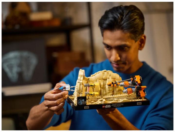 Produktbild LEGO Podrennen in Mos Espa – Diorama (75380, LEGO Star Wars)