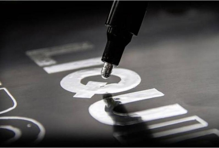 Actual product image Molotow Liquid Chrome (Chromed, 4 mm, 1 x)