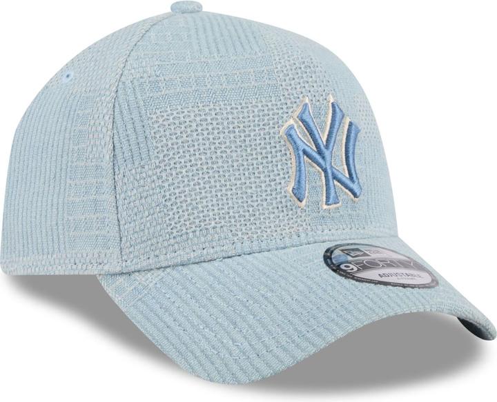 Produktbild New Era A-Frame Trucker Cap PATCHWORK New York Yankees sky (One Size)