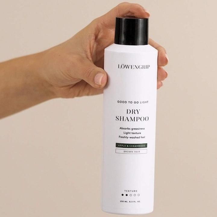 Actual product image Löwengrip Good To Go Light Dry Nourishing Shampoo with Provitamin B5 and Chamomile Extract 250ml (100 ml, Dry shampoo)