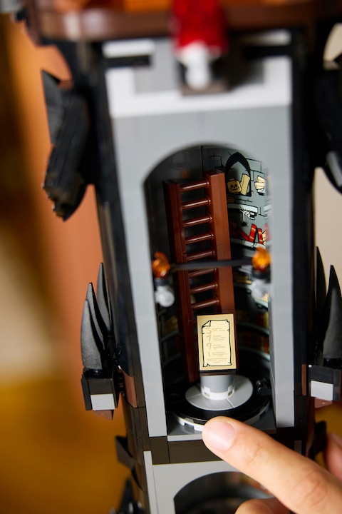Immagine prodotto LEGO Il Signore degli Anelli: Barad-dûr (10333, LEGO Icons, Set LEGO rari)