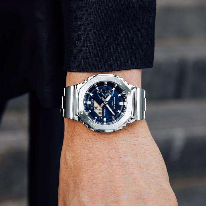 Actual product image G-Shock GM-2110D-2B (Analogue wristwatch, Digital watch, Sports watch, 44 mm)