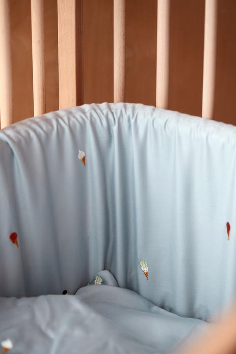 Actual product image Filibabba Bed Bumper – Embroidered Cool Summer Design – Pearl Blue (30 cm, 340 cm)