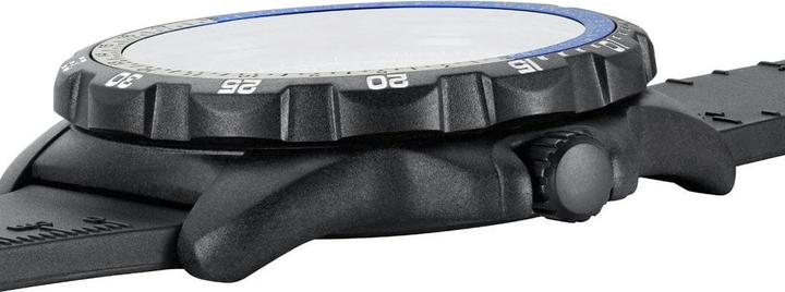 Actual product image Luminox RECON NAV SPC 8830 SERIES (Analogue wristwatch, Swiss made, 46 mm)