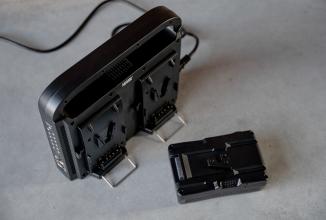 Actual product image Newell Four-channel charger BP-4CH for V-Mount batteries (Camera battery charger)