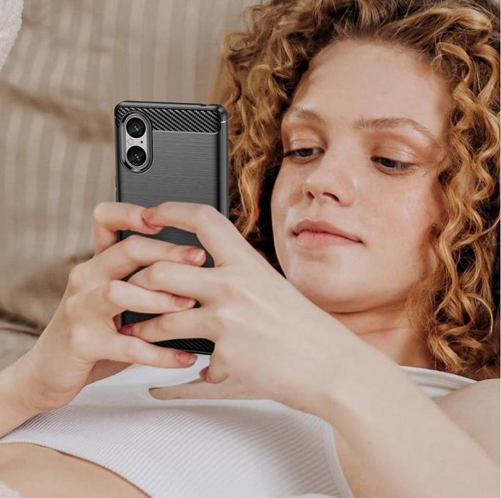 Produktbild Screenguard Sony Xperia 5 V Hülle Carbon Brushed Soft TPU (Sony Xperia 5 V)