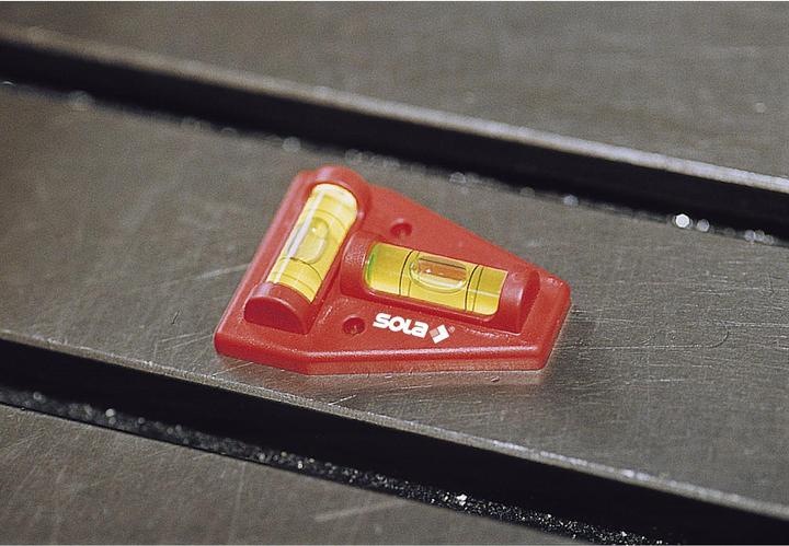 Actual product image Sola K5 Cross spirit level with 2-axis levelling, small spirit level, red (60 cm)