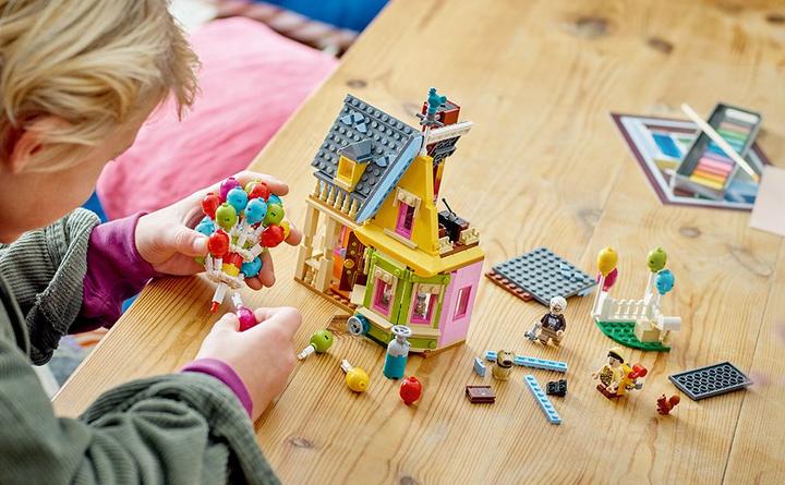 Image du produit LEGO La maison de Carl dans "En haut (43217, LEGO Disney)