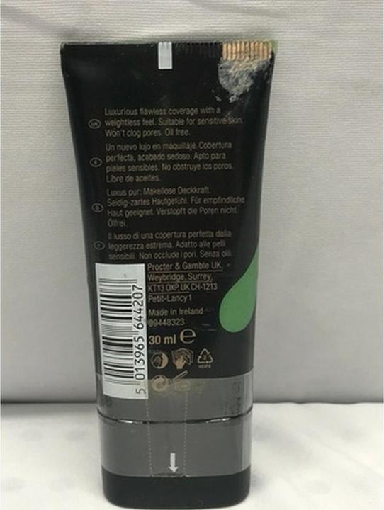 Actual product image Max Factor Xperience Weightless Foundation SPF 10 No.30 Porcelain 1oz (Porcelain)