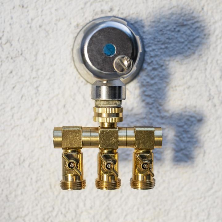 Image du produit UPP Distributeur d'eau 3 voies pour 1/2" + 3/4"/ Raccord robinet & tuyau 3/4 (Répartiteur, 101.60 mm)