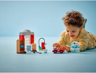Image du produit LEGO McQueens Besuch in Docs Werkstatt (10456)
